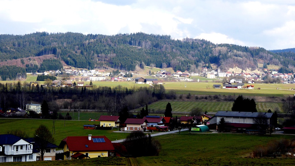 Friedburg am Südende des Kobernaußerwaldes